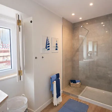 Varanda Da Baixa, Cosy Apartment, Location, Private Terrace, Barbecue, Ac And Wi-fi Lägenhet