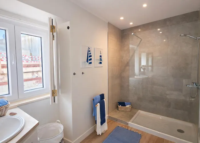 Varanda Da Baixa, Cosy Apartment, Location, Private Terrace, Barbecue, Ac And Wi-fi Lägenhet