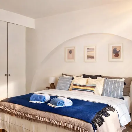 Varanda Da Baixa, Cosy Apartment, Location, Private Terrace, Barbecue, Ac And Wi-fi
