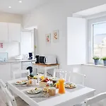 Varanda Da Baixa, Cosy Apartment, Location, Private Terrace, Barbecue, Ac And Wi-fi