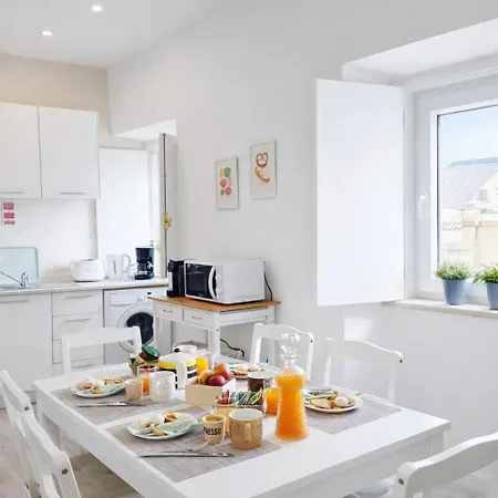 Varanda Da Baixa, Cosy Apartment, Location, Private Terrace, Barbecue, Ac And Wi-fi