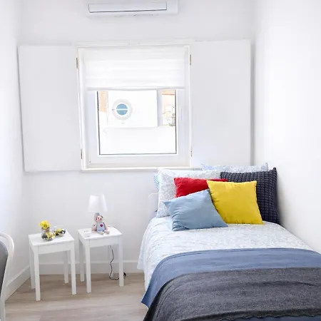 Varanda Da Baixa, Cosy Apartment, Location, Private Terrace, Barbecue, Ac And Wi-fi *